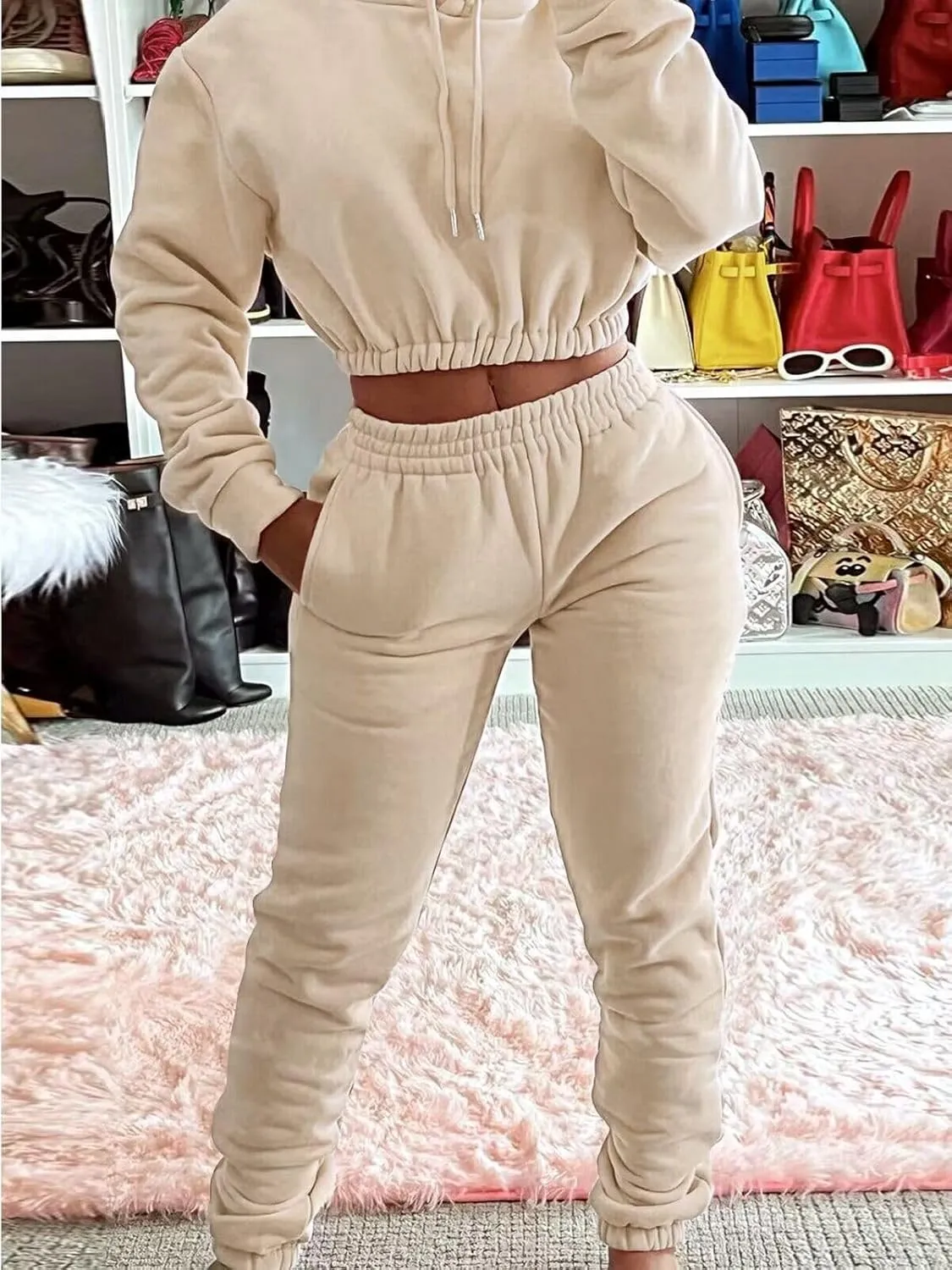 Akmipoem Sweatsuits for Women Set 2 Piece Tracksuits Outfits Casual Long Sleeve Crop Hoodie Jogger Pants Matching Sets