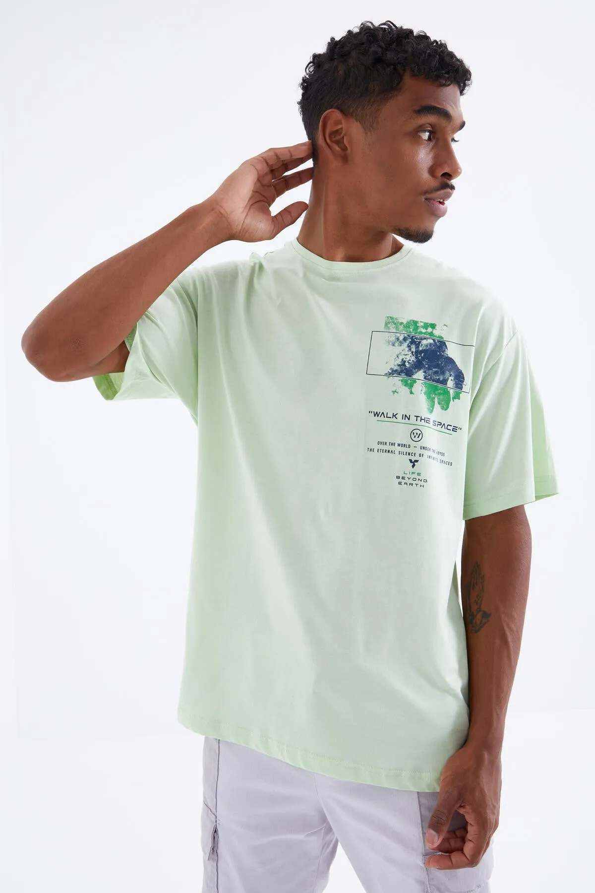 baski detayli o yaka erkek oversize t-shirt - 88099