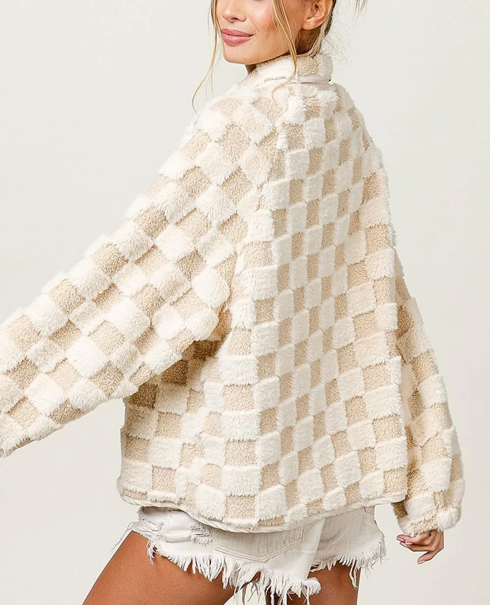 chouyatou Women Winter Casual Checkered Fleece Jacket Fuzzy Oversized Sherpa Jacket Shacket Faux Fur Coat