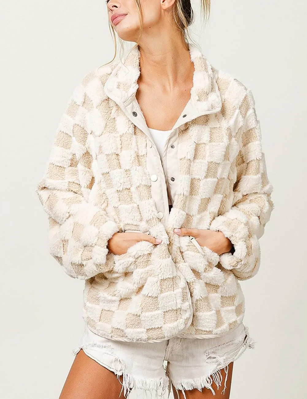 chouyatou Women Winter Casual Checkered Fleece Jacket Fuzzy Oversized Sherpa Jacket Shacket Faux Fur Coat