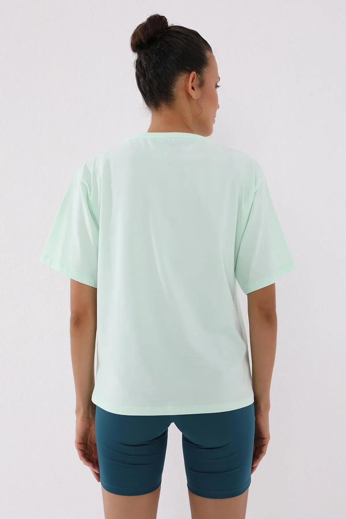 deforme yazi baskili o yaka oversize kadin t-shirt - 97139