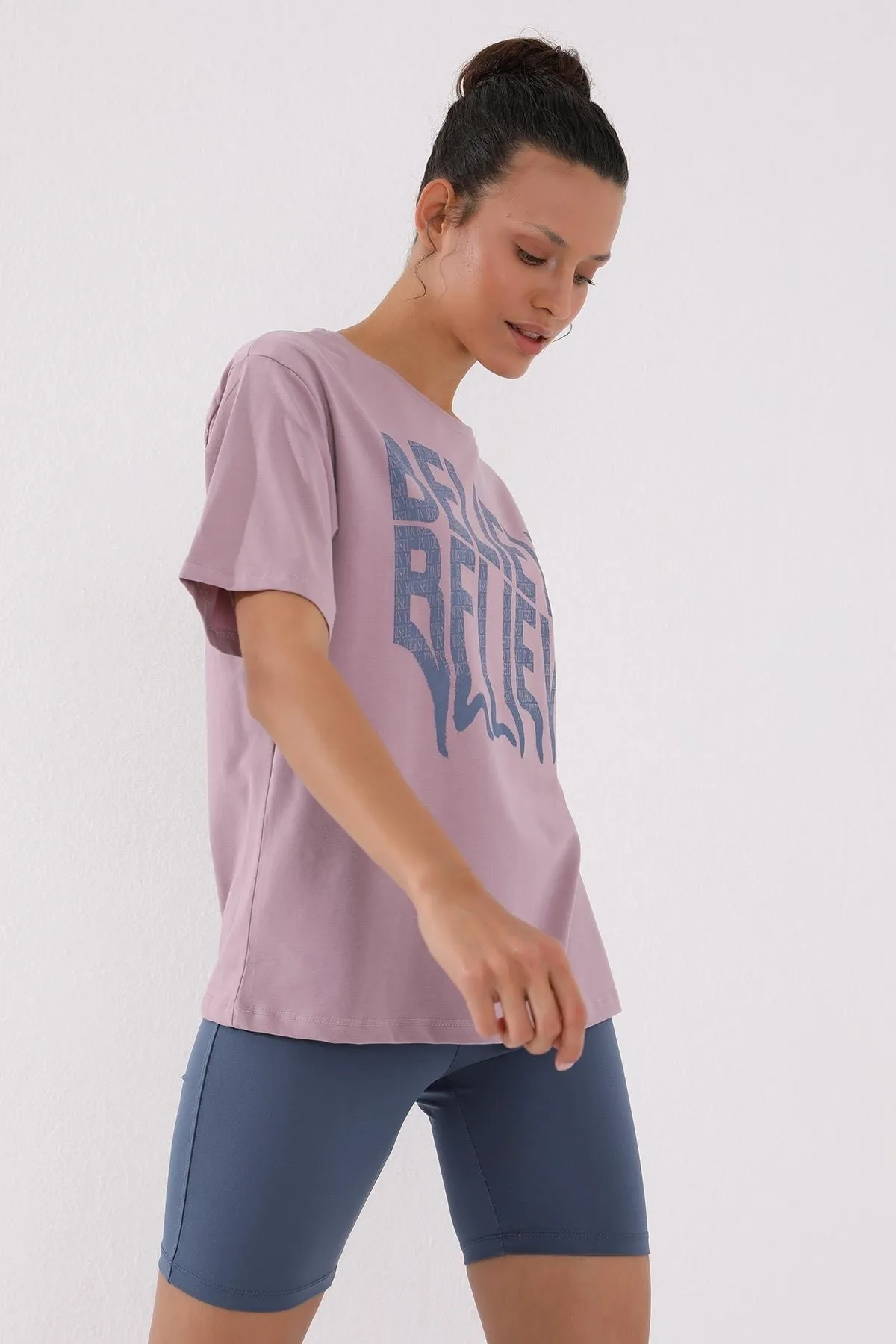 deforme yazi baskili o yaka oversize kadin t-shirt - 97139