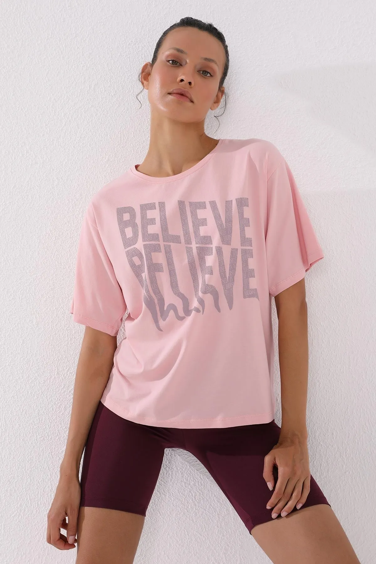 deforme yazi baskili o yaka oversize kadin t-shirt - 97139