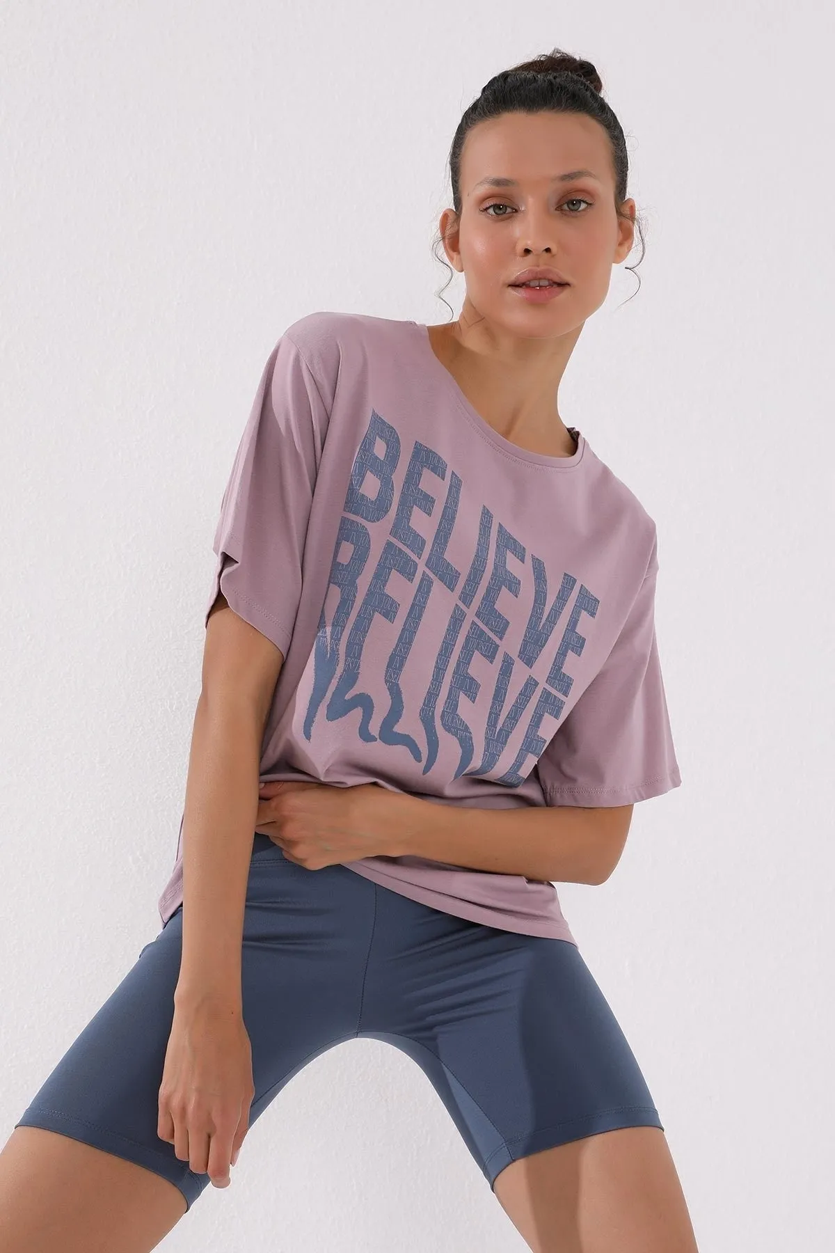 deforme yazi baskili o yaka oversize kadin t-shirt - 97139