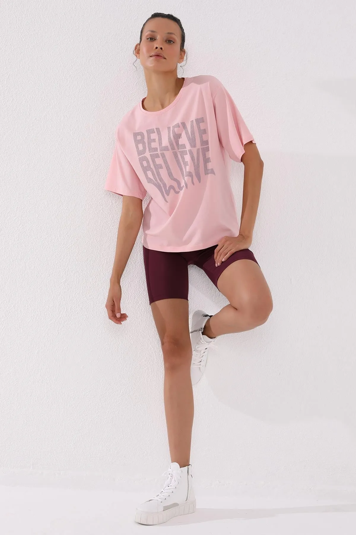 deforme yazi baskili o yaka oversize kadin t-shirt - 97139