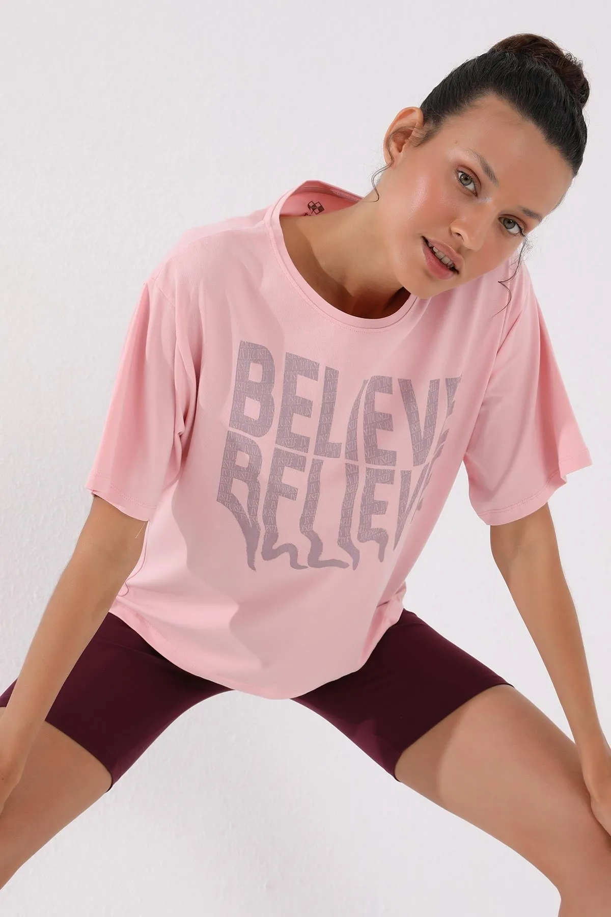 deforme yazi baskili o yaka oversize kadin t-shirt - 97139