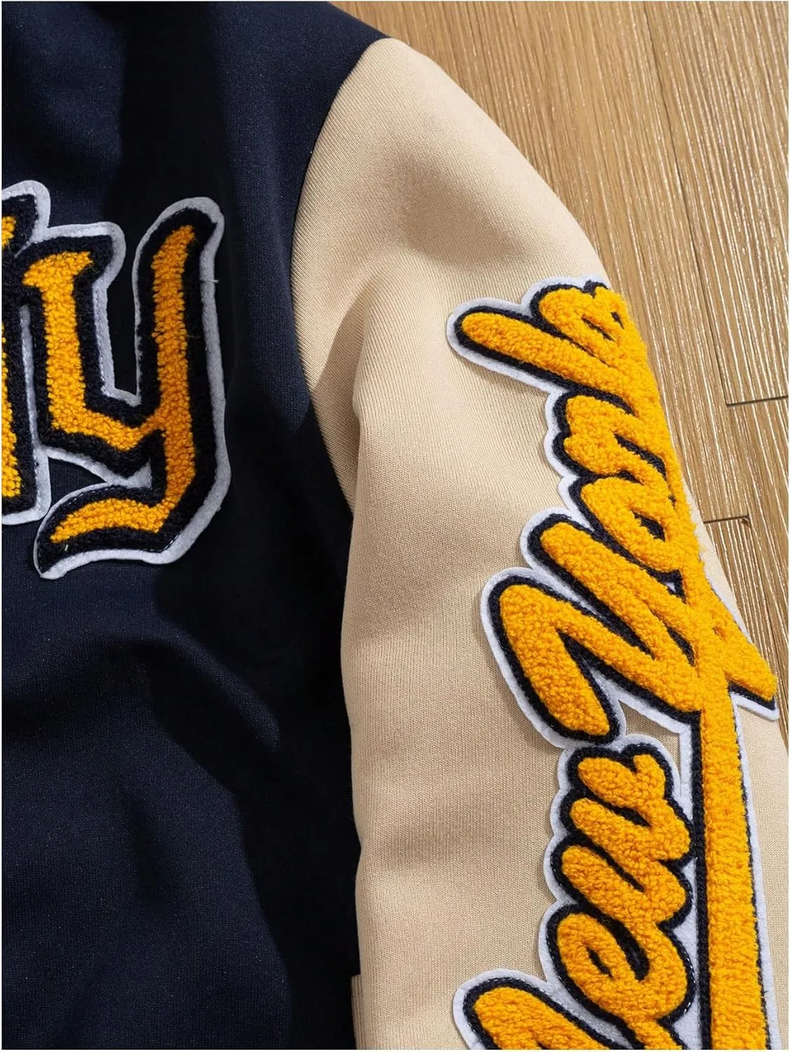 SOLY HUX Men's Letter Graphic Varsity Jacket Long Sleeve Button Up Patched Baseball Jacket Streetwear
