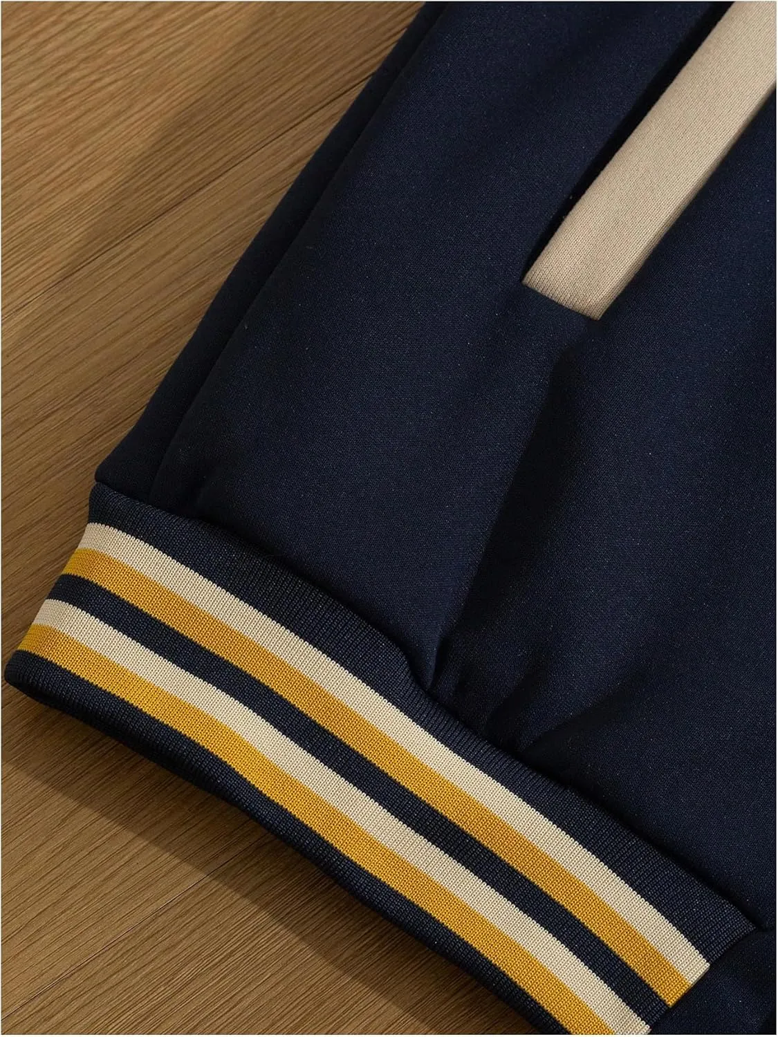 SOLY HUX Men's Letter Graphic Varsity Jacket Long Sleeve Button Up Patched Baseball Jacket Streetwear