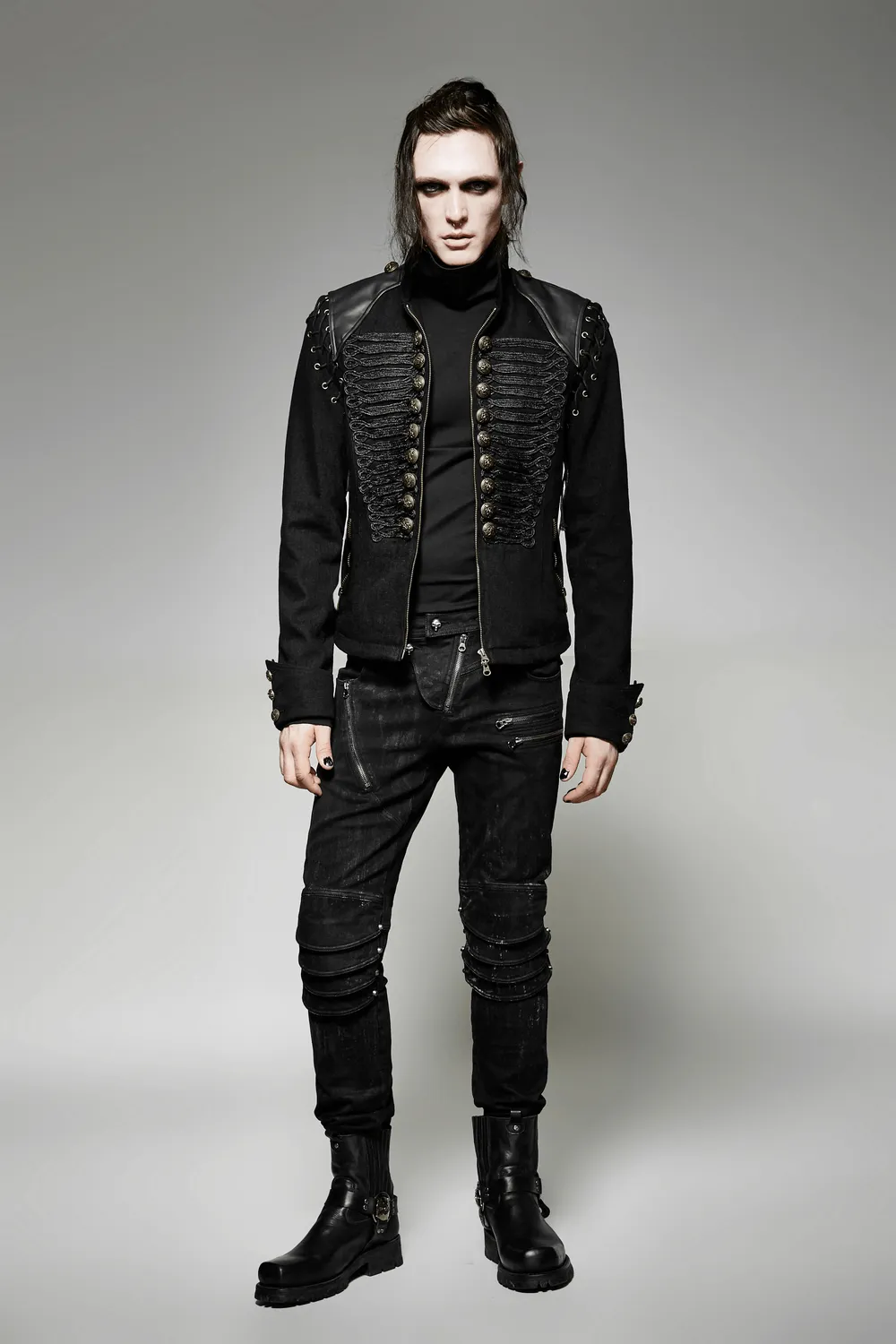 Vintage-Inspired Military Jacket with Detachable Sleeves