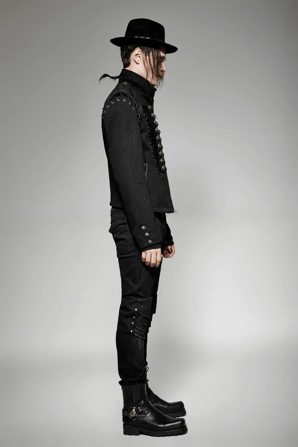 Vintage-Inspired Military Jacket with Detachable Sleeves
